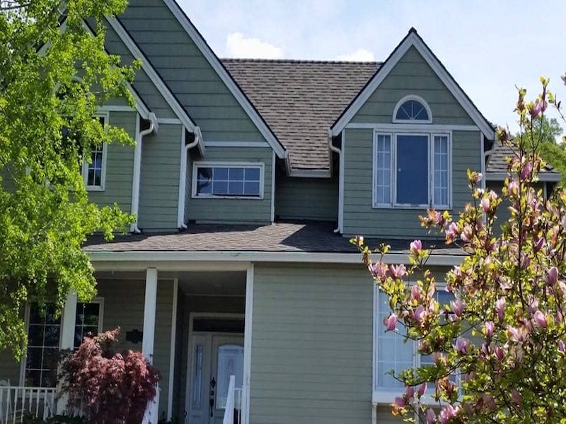 Relaible roofing services for 20+ years in Southern Oregon.