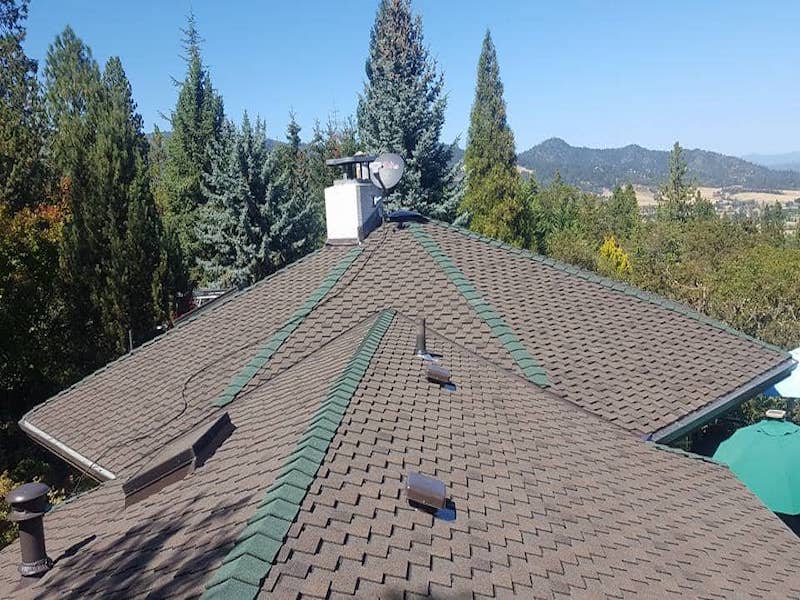 We provide professional roofing services to homes in Southern Oregon.